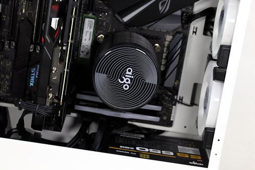 臺式電腦主機升級配件，嘗鮮顯卡垂直新玩法 aigo破曉X裝機體驗